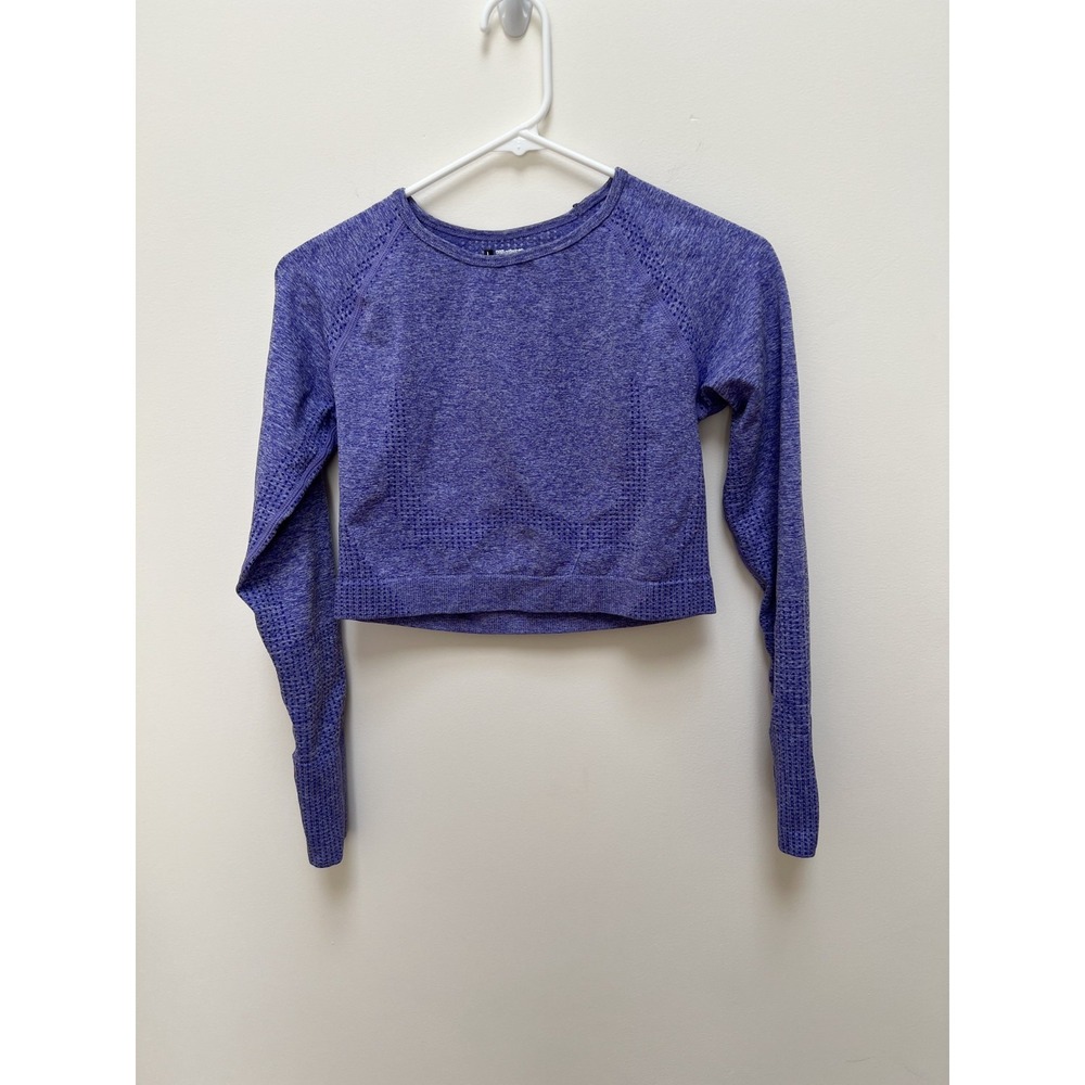 Cropped purple yoga top long sleeves with thumbholes moisture wick fabr workout
